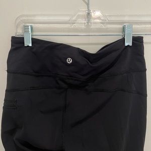 Black crop LuluLemon leggings
